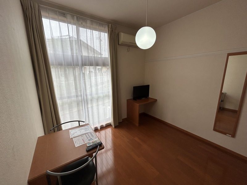 レオパレスクレール本内 居間