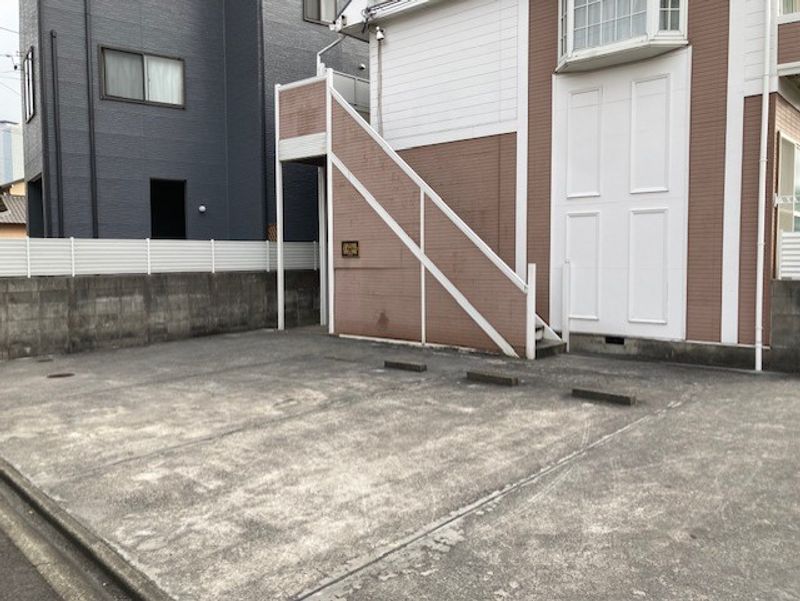 レオパレス大秋 駐車場