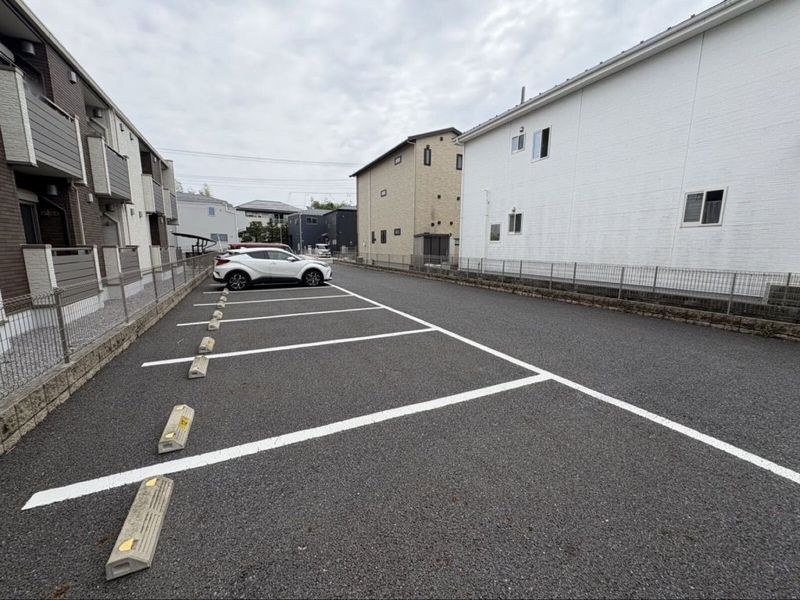 ミランダミルティユ 駐車場