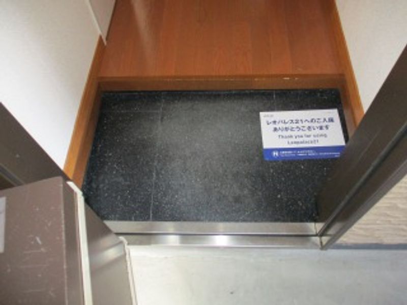 レオパレスＨＡＰＰＹ　平和 玄関