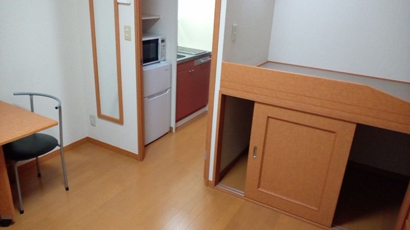 レオパレスプラージュ 居間