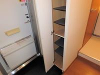 レオパレス諏訪形 玄関