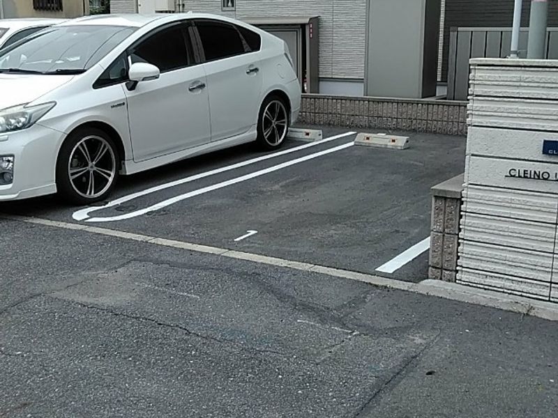 クレイノリバーサイド 駐車場