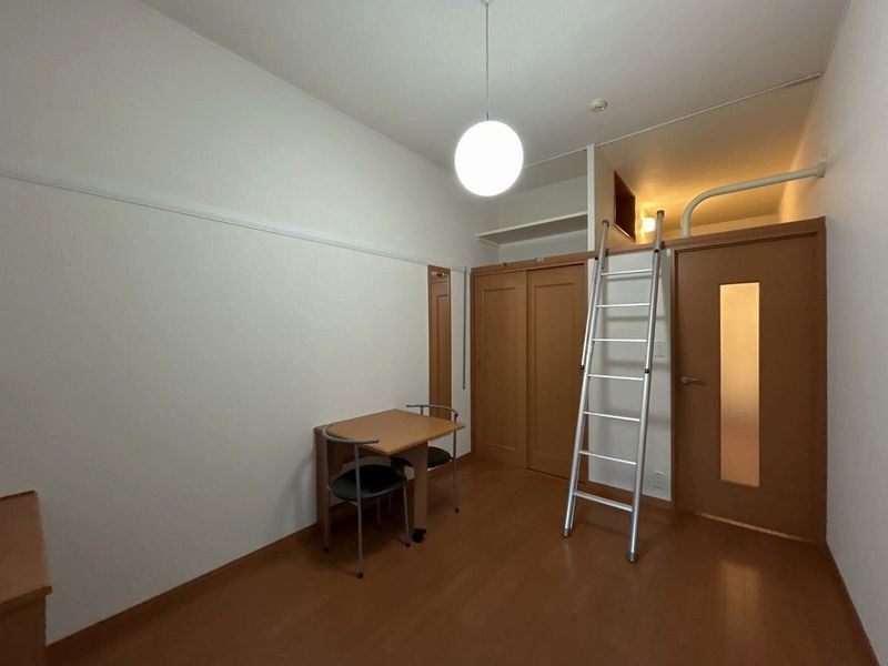 leopalace RED ECHO 거실