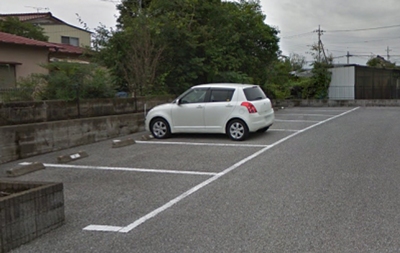 レオパレスシーグラース 駐車場