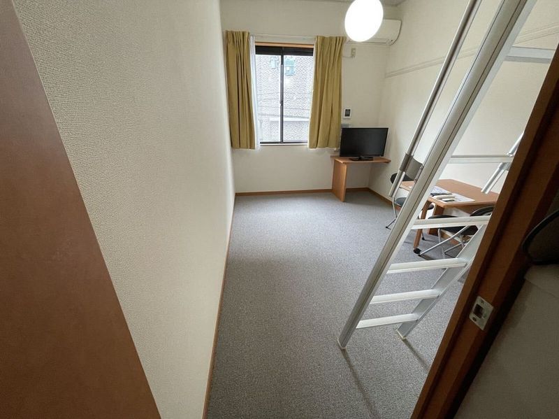 レオパレス足原 居間