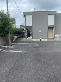 レオパレス長者原Ⅲ 駐車場