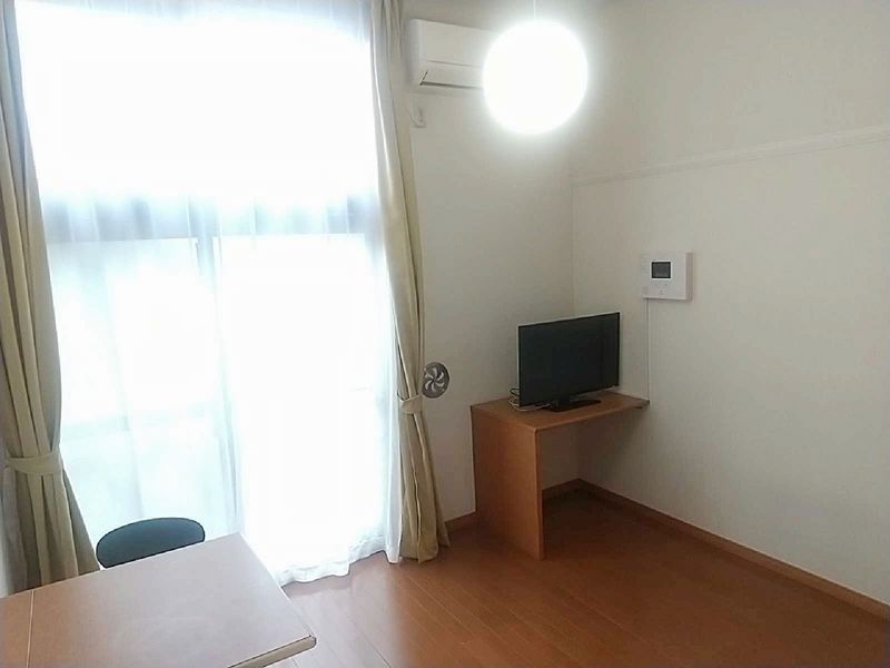 レオパレスカームＹＯＳＨＩＤＡ 居間