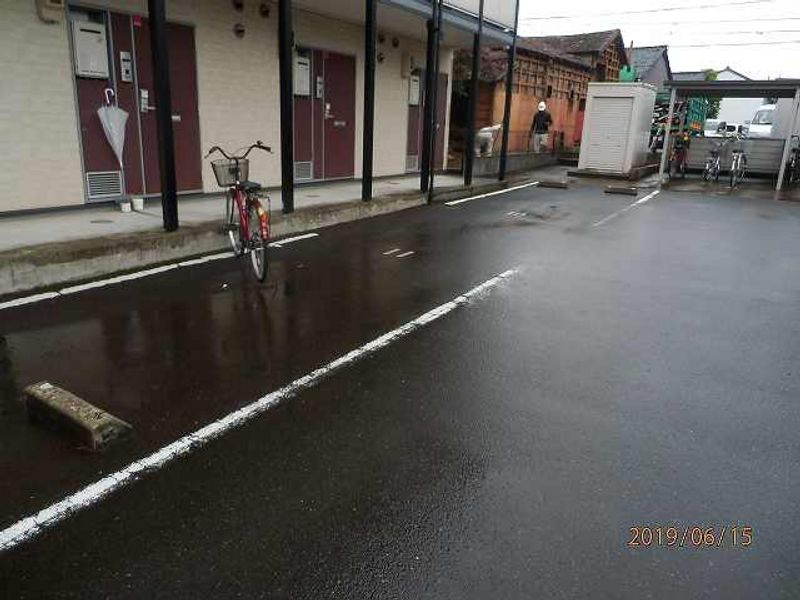 レオパレス武生 駐車場
