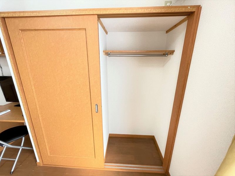 レオパレスシェソワ 収納