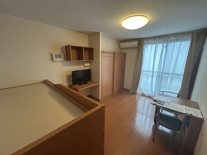 レオパレスエルドラド 居間