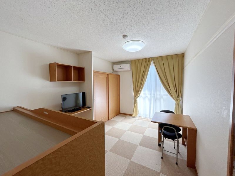 レオパレスノーブル 居間