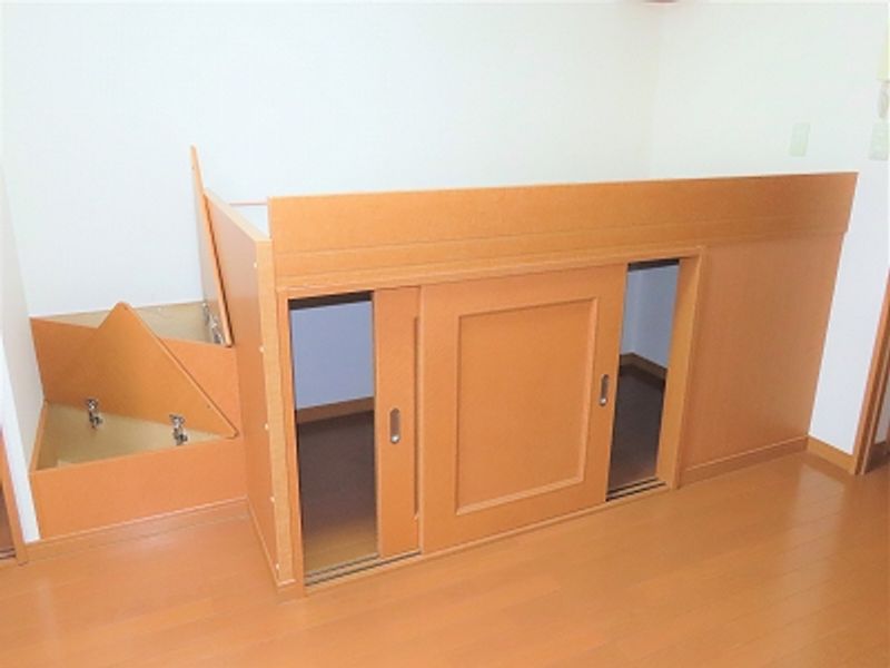 レオパレスブルガリ 収納