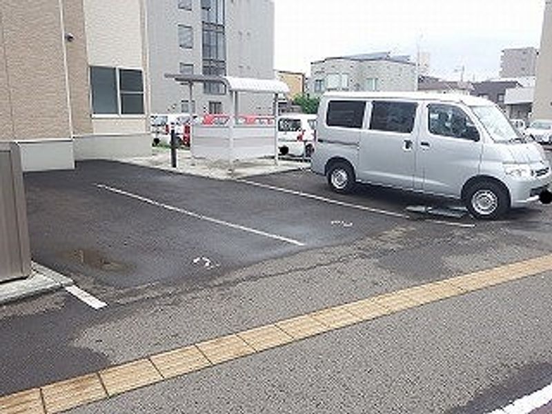 レオパレス青雲Ⅱ 駐車場