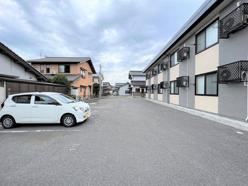 レオパレスハシマ 駐車場