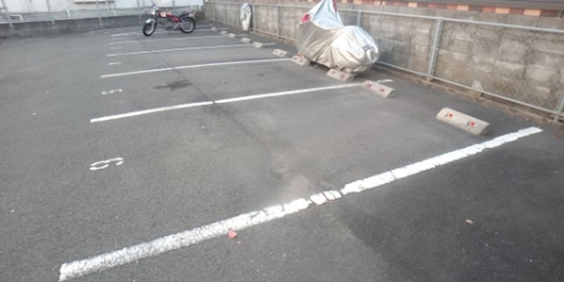 レオネクストＹｏｕ 駐車場