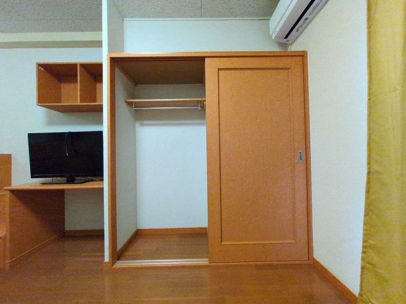 レオパレス北平野 収納