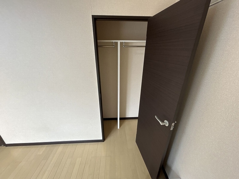 LEONEXT Brown Heights Kho lưu trữ