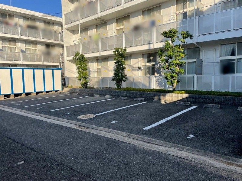 レオパレスアルモニⅠ 駐車場