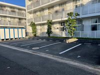 レオパレスアルモニⅠ 駐車場