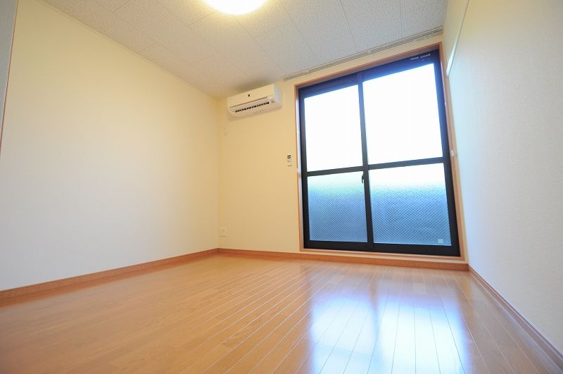 レオパレスフアモ 居間