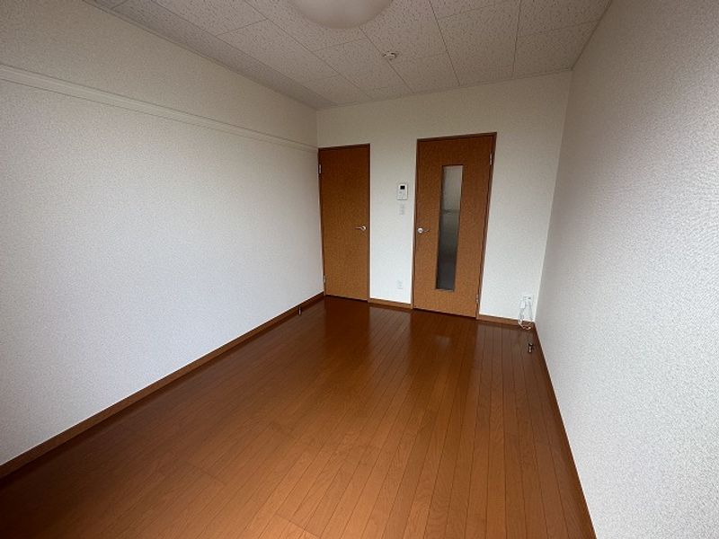 レオパレス栗木コーポ 居間