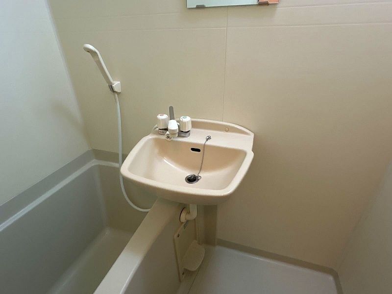 leopalace Meiwa Dai2 Bồn rửa mặt