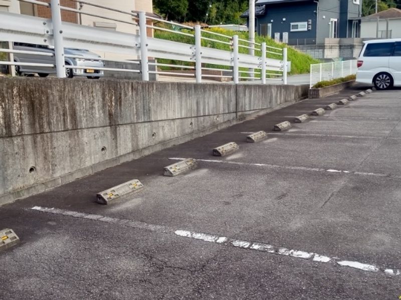 レオパレス堂ノ元 駐車場