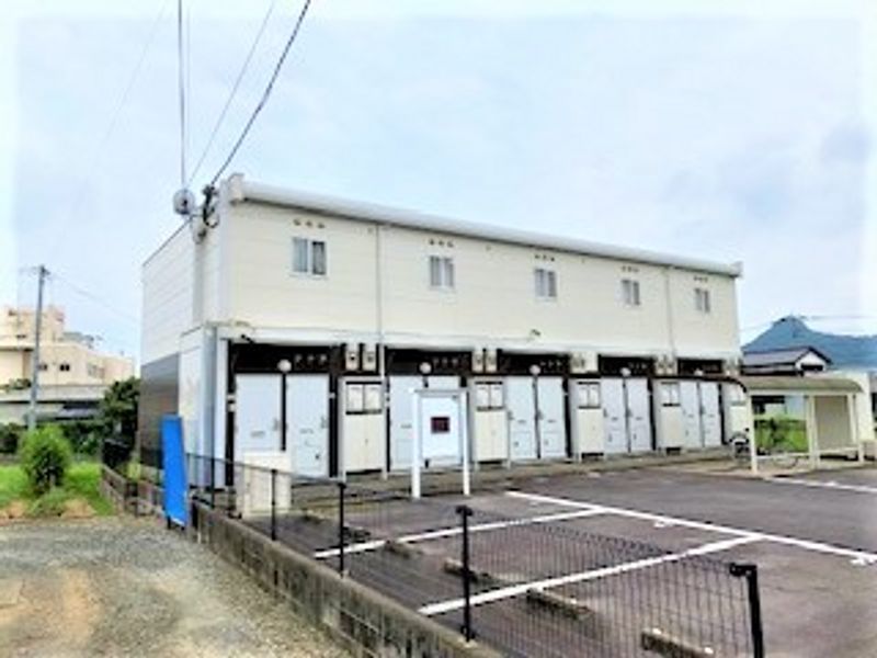 レオパレス富岡 外観