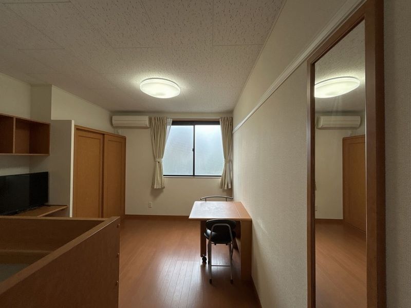 レオパレス西羽貫 居間