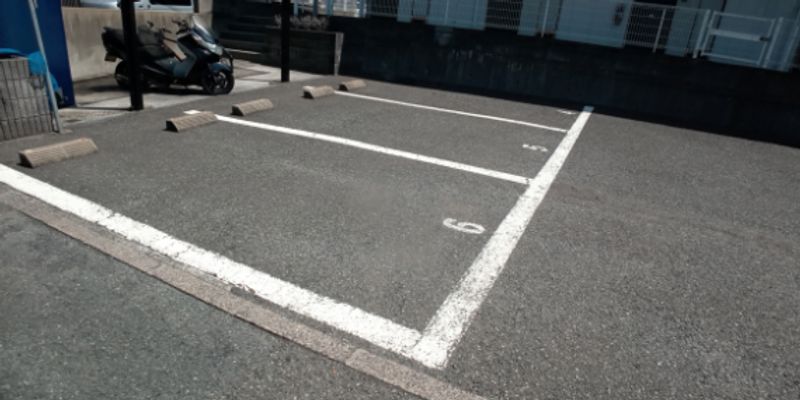 レオパレス柳原 駐車場