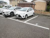 レオパレスエーヴィヒ 駐車場