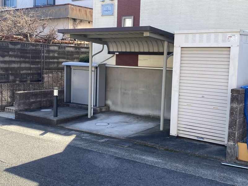 LEONEXT Meito Hon Dori West Shared spaces