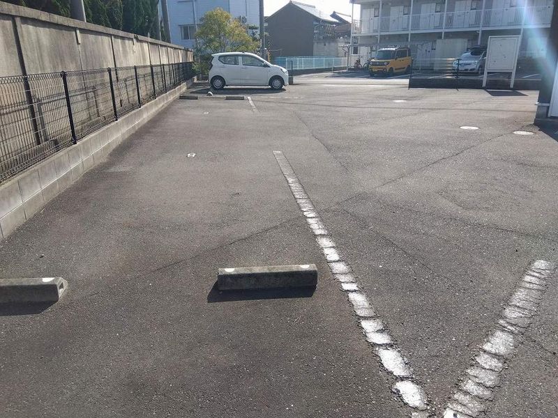 レオネクストＧｒｏｏｖｅｒⅡ 駐車場
