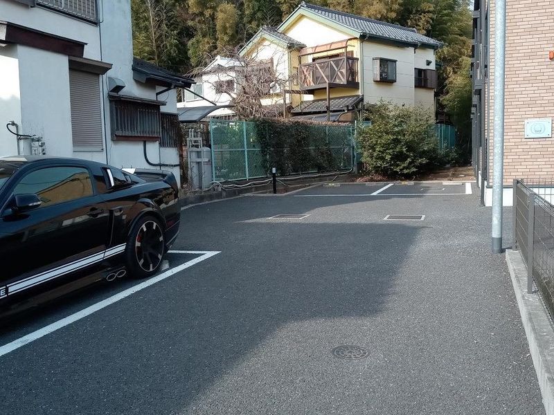 レオネクストレジナ 駐車場