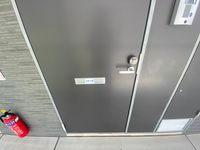 レオパレスエスト桃山台 玄関