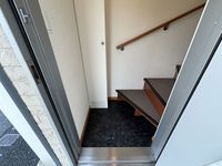 レオパレス竜王 玄関