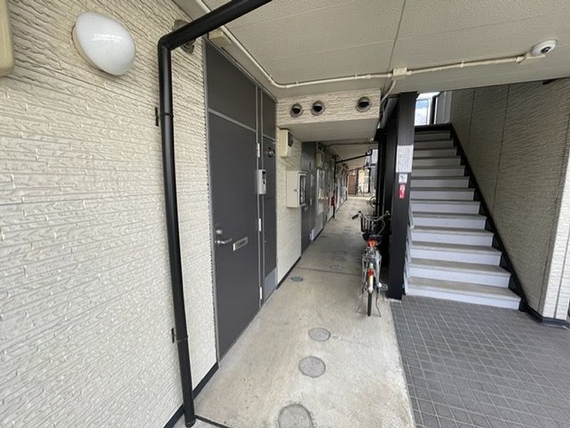 レオパレスヴィーゼ エントランス