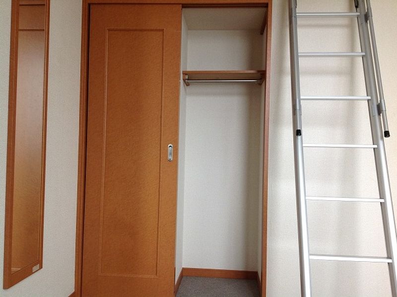 レオパレスプリムラ 収納