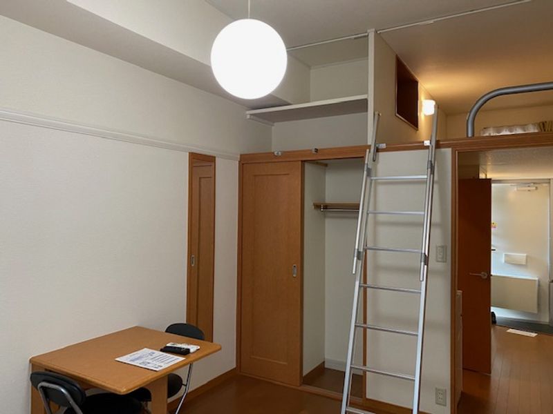 レオパレスＮＫＳあきた 寝室