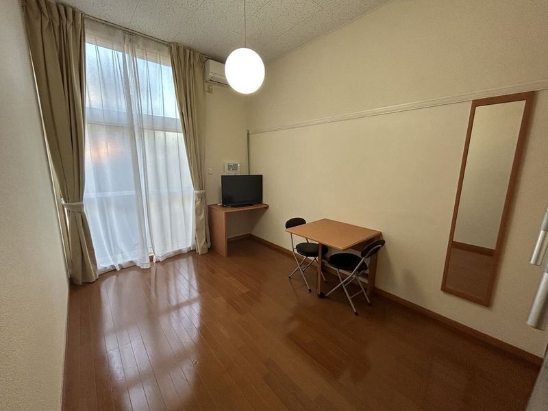 レオパレスＫ・Ｋ 居間