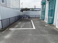 レオパレスサンフレンド 駐車場
