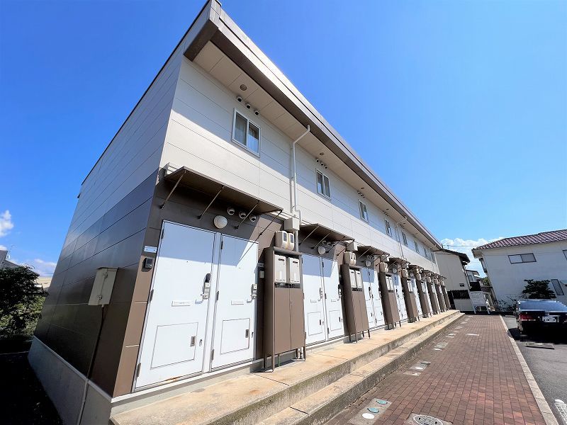 レオパレスパイナリー 外観