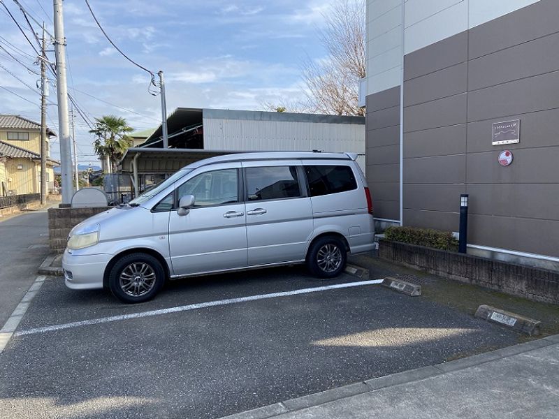 レオパレス青柳第二 駐車場