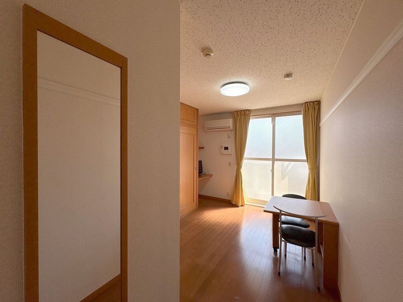 レオパレスフラワー 居間