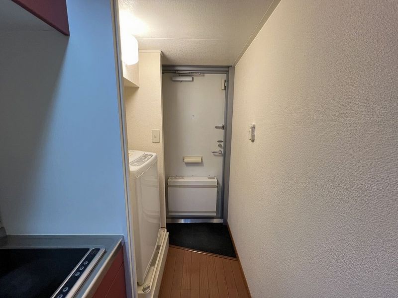 レオパレストリド 玄関