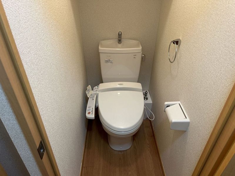 レオパレスカーサ　グリチーネ トイレ