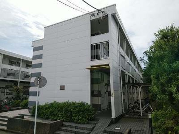 レオパレスヤバタⅡ 外観