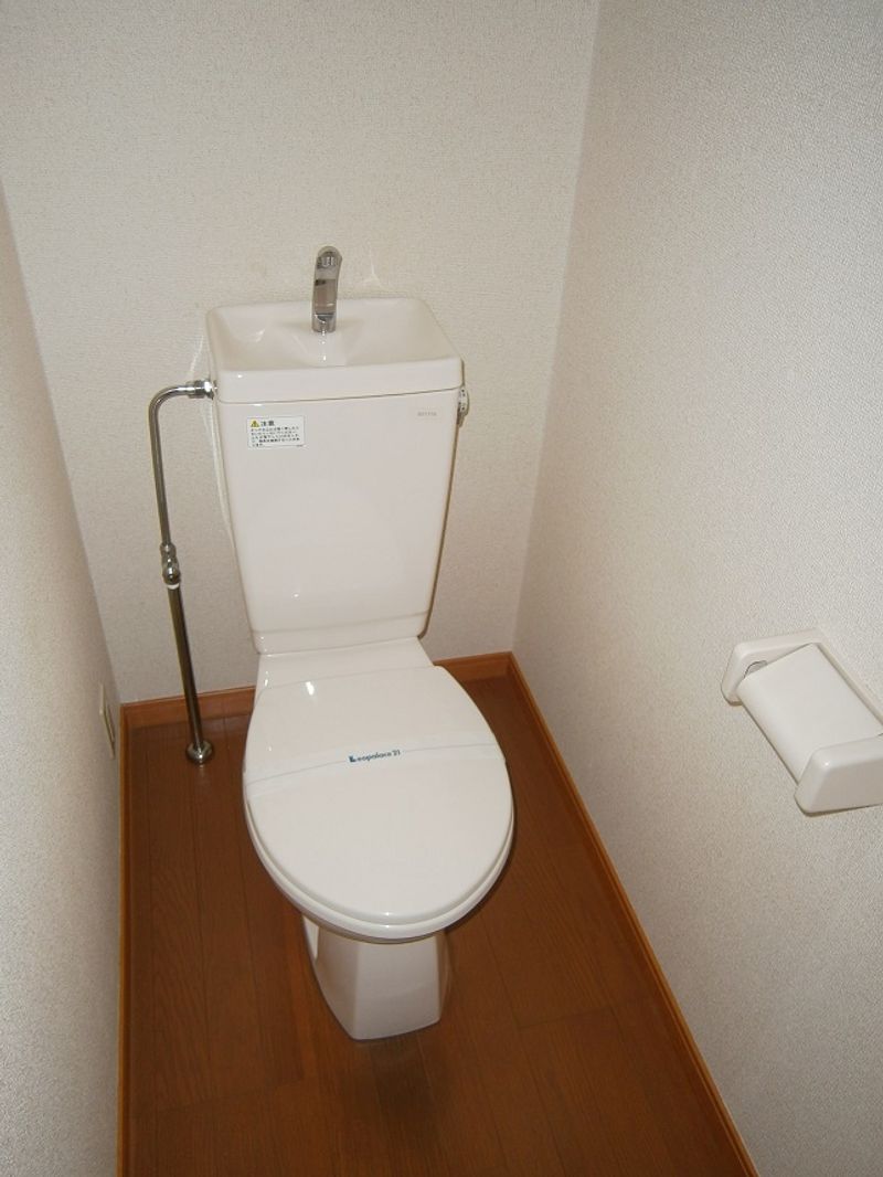 レオパレスセゾン トイレ