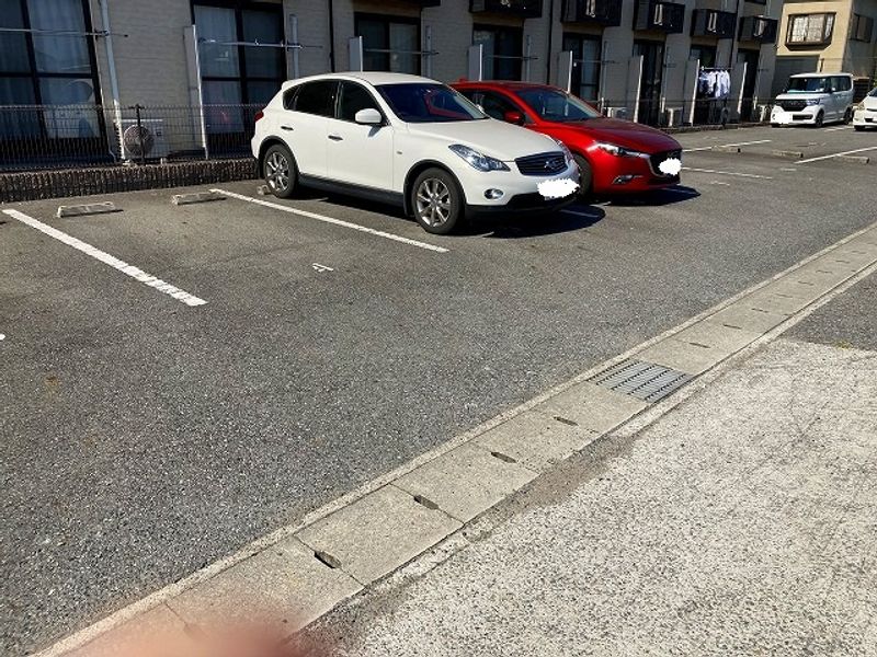 レオパレスＡＭＯＲＥ加古川 駐車場